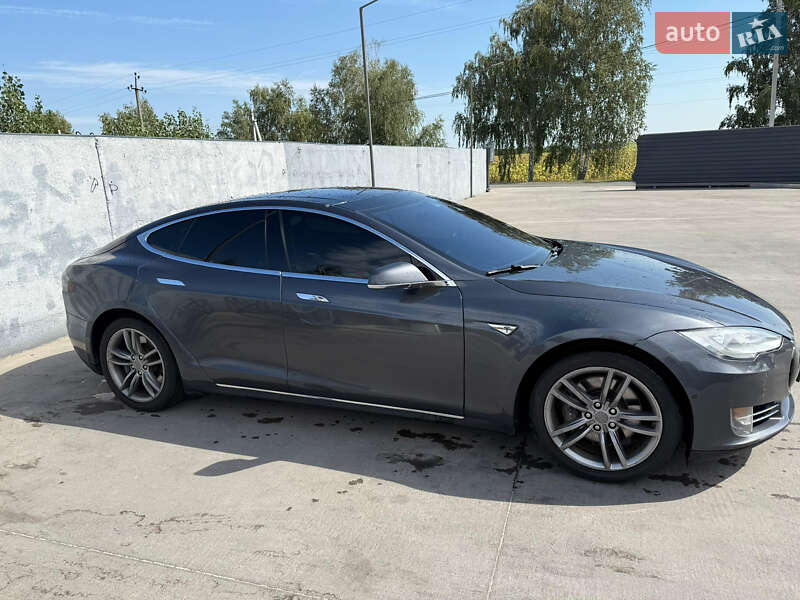 Ліфтбек Tesla Model S 2014 в Василькові