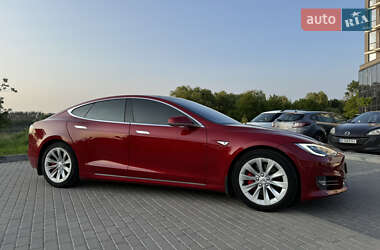 Лифтбек Tesla Model S 2016 в 