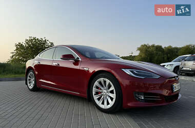 Лифтбек Tesla Model S 2016 в 