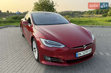 Лифтбек Tesla Model S 2016 в 