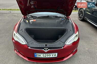 Лифтбек Tesla Model S 2016 в 