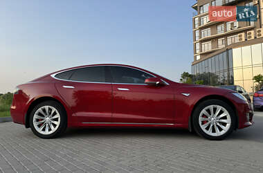 Лифтбек Tesla Model S 2016 в 
