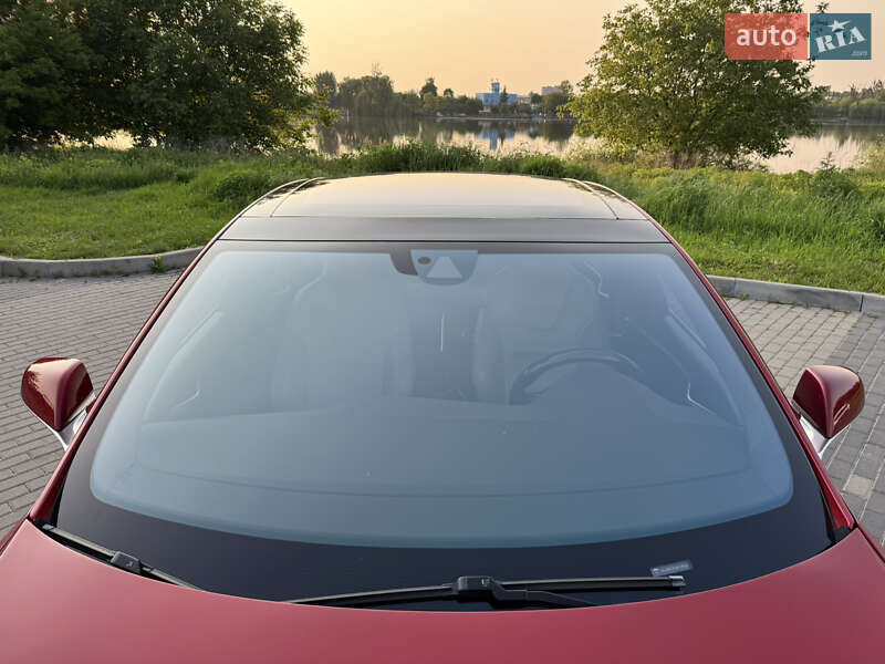Лифтбек Tesla Model S 2016 в Ровно