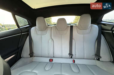 Лифтбек Tesla Model S 2016 в 