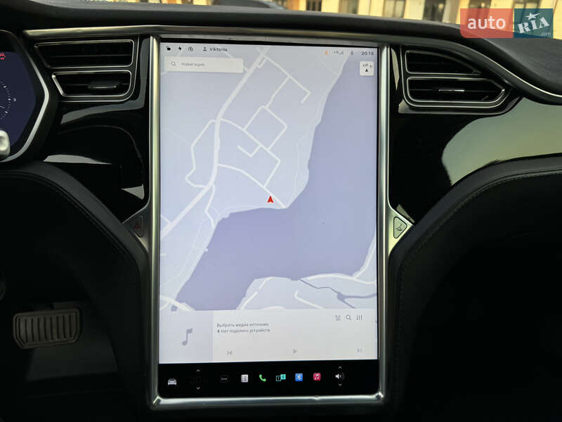 Лифтбек Tesla Model S 2016 в Ровно