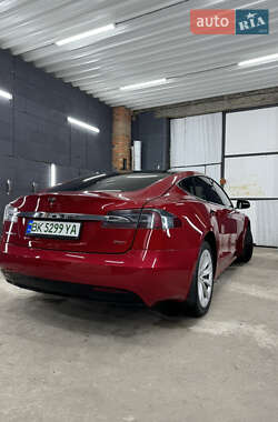 Лифтбек Tesla Model S 2016 в 