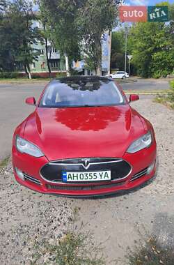 Лифтбек Tesla Model S 2015 в Борисполе