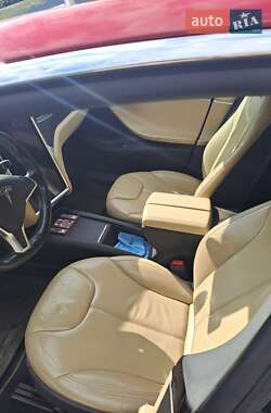 Ліфтбек Tesla Model S 2015 в 