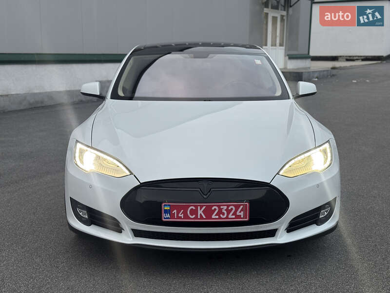 Лифтбек Tesla Model S 2014 в Виннице