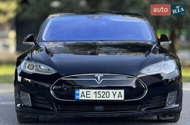 Лифтбек Tesla Model S 2015 в Ивано-Франковске