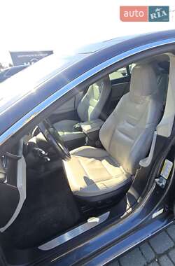 Ліфтбек Tesla Model S 2014 в 