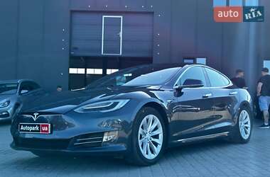 Лифтбек Tesla Model S 2018 в Львове