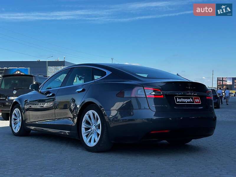 Ліфтбек Tesla Model S 2018 в Львові