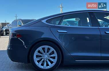 Лифтбек Tesla Model S 2018 в 
