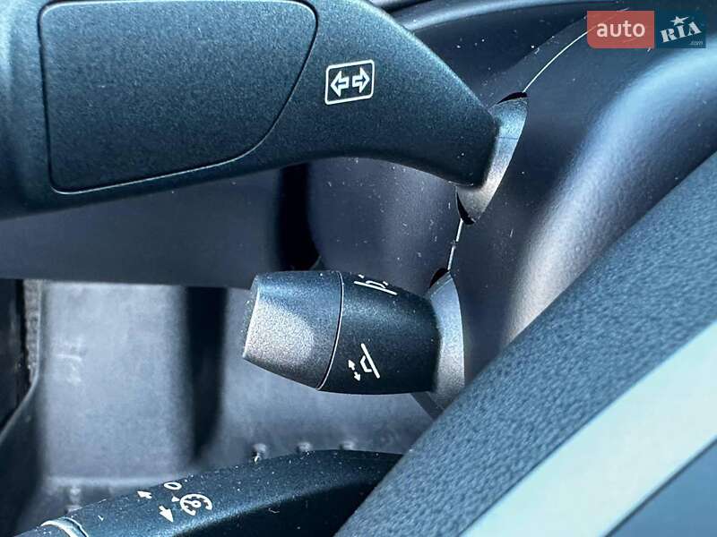 Ліфтбек Tesla Model S 2018 в Львові