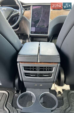 Ліфтбек Tesla Model S 2020 в 