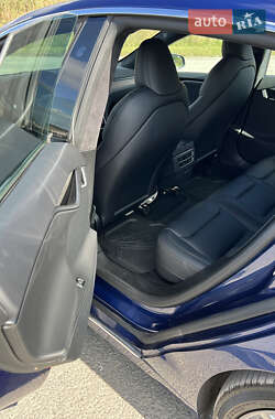 Ліфтбек Tesla Model S 2020 в 