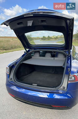 Ліфтбек Tesla Model S 2020 в 