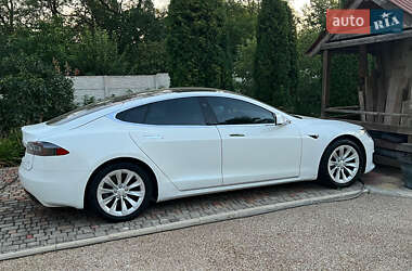 Лифтбек Tesla Model S 2016 в 