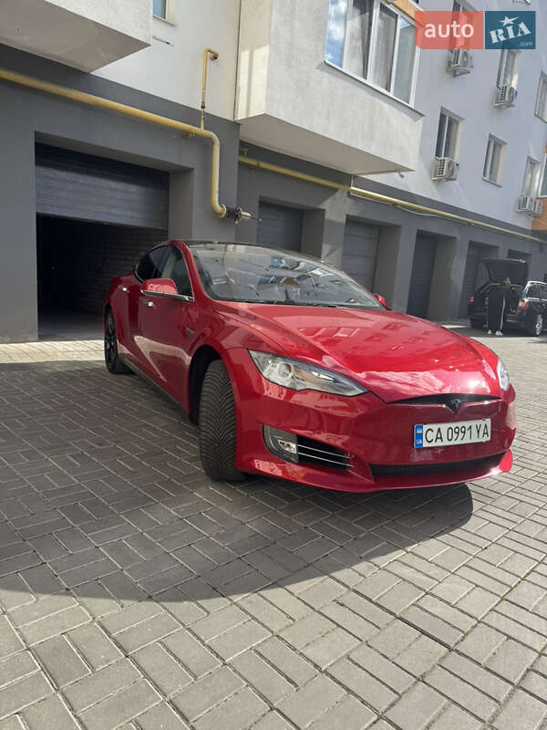 Ліфтбек Tesla Model S 2014 в Черкасах