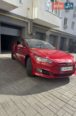 Лифтбек Tesla Model S 2014 в 