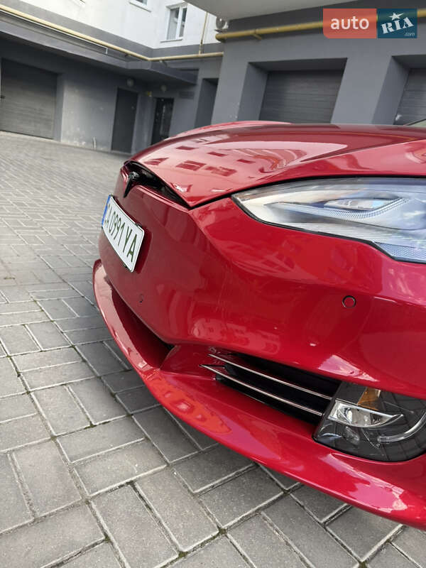 Ліфтбек Tesla Model S 2014 в Черкасах