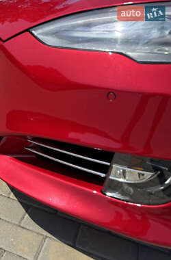 Лифтбек Tesla Model S 2014 в 