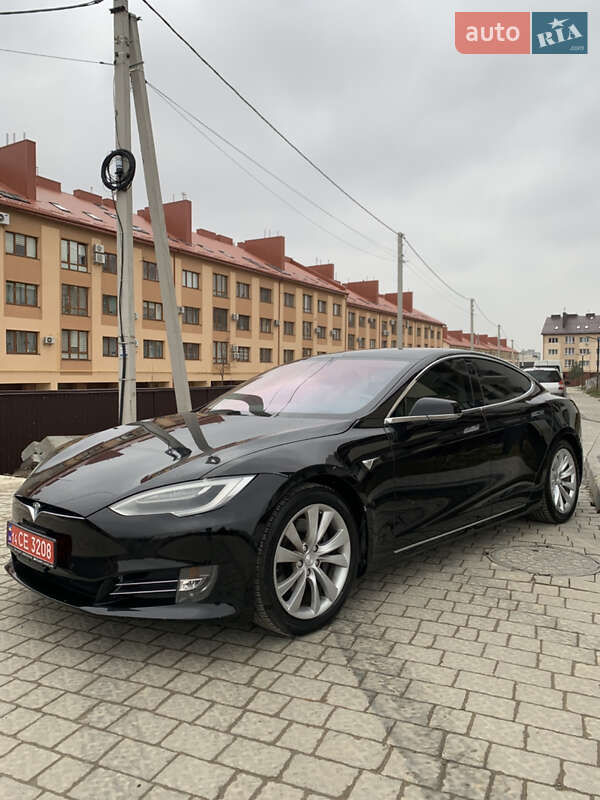 Ліфтбек Tesla Model S 2019 в Львові