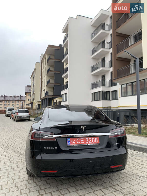 Ліфтбек Tesla Model S 2019 в Львові