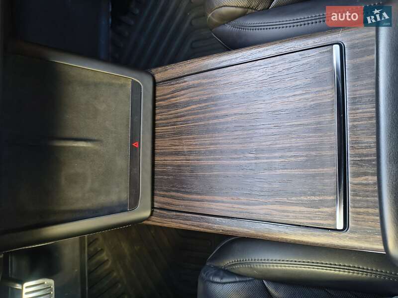 Лифтбек Tesla Model S 2021 в Фастове