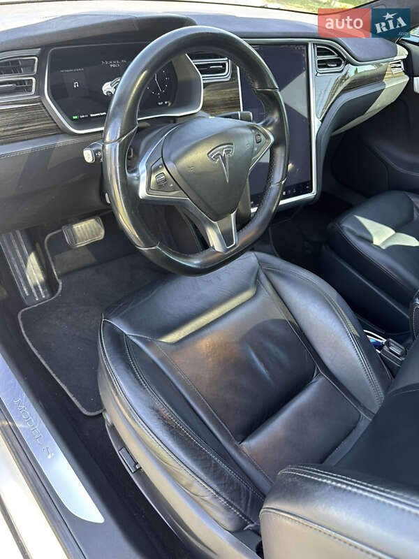 Лифтбек Tesla Model S 2016 в Владимире