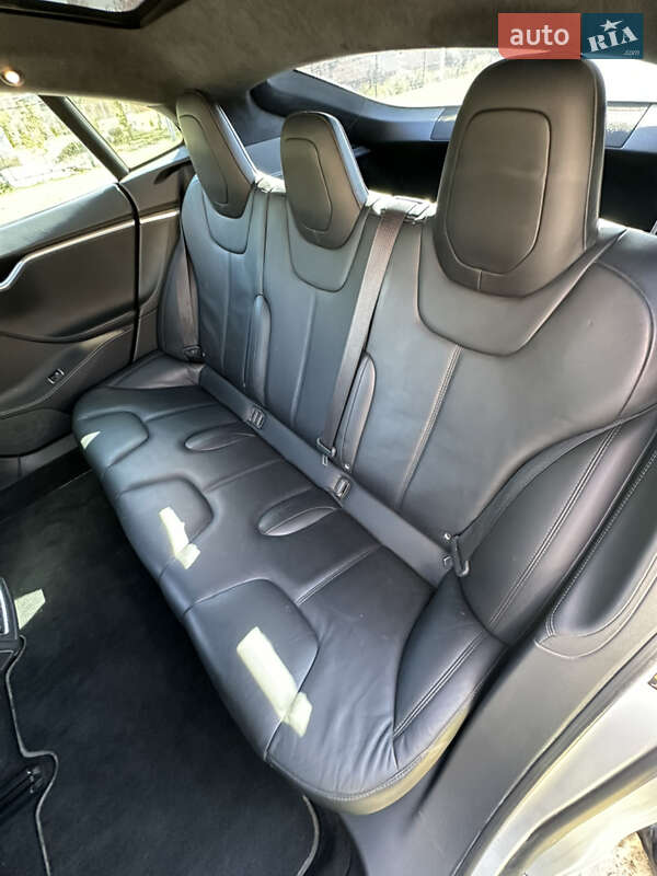 Ліфтбек Tesla Model S 2016 в Володимирі