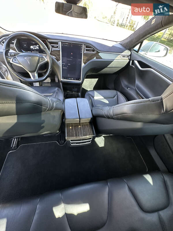 Лифтбек Tesla Model S 2016 в Владимире