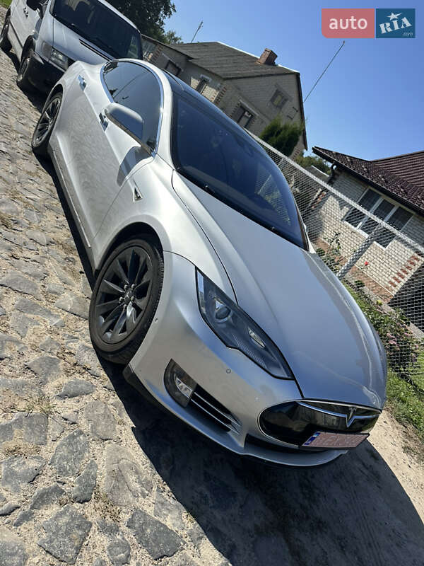 Лифтбек Tesla Model S 2016 в Владимире