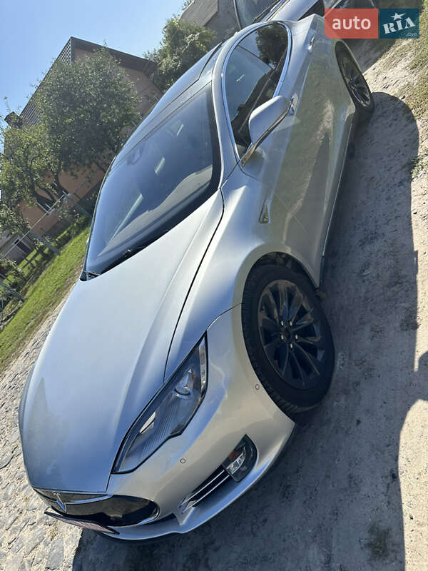 Лифтбек Tesla Model S 2016 в Владимире