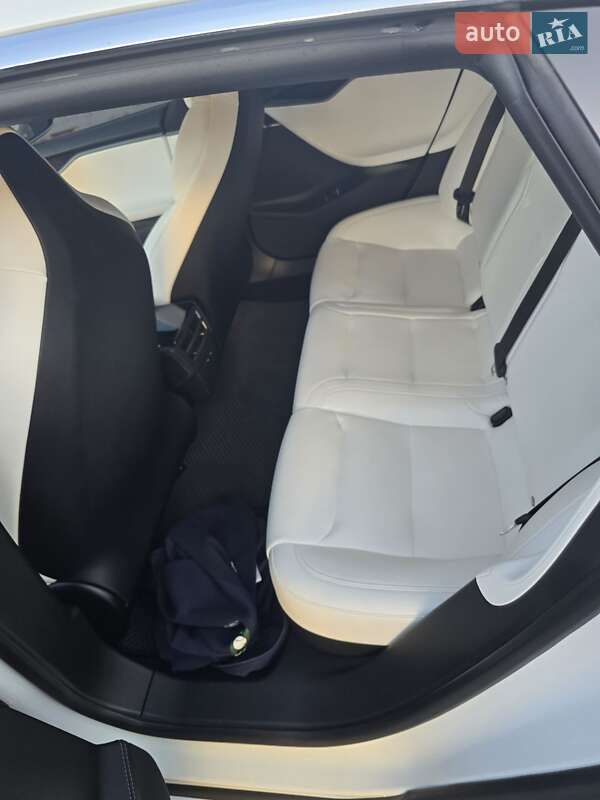 Ліфтбек Tesla Model S 2019 в Києві