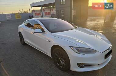 Лифтбек Tesla Model S 2019 в Киеве