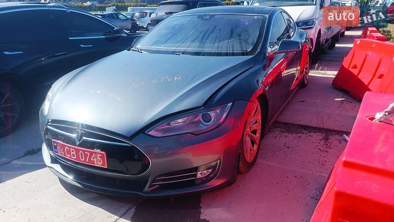 Tesla Model S 2013