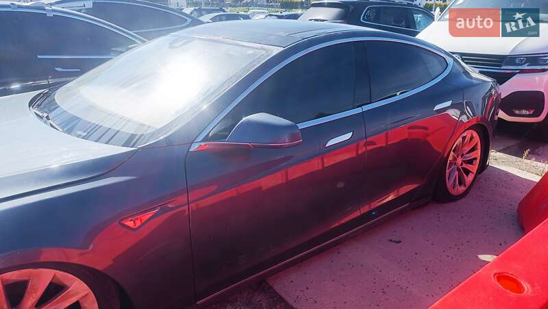 Ліфтбек Tesla Model S 2013 в Львові