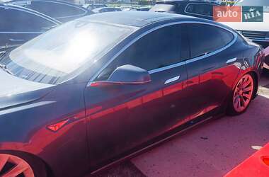 Лифтбек Tesla Model S 2013 в 