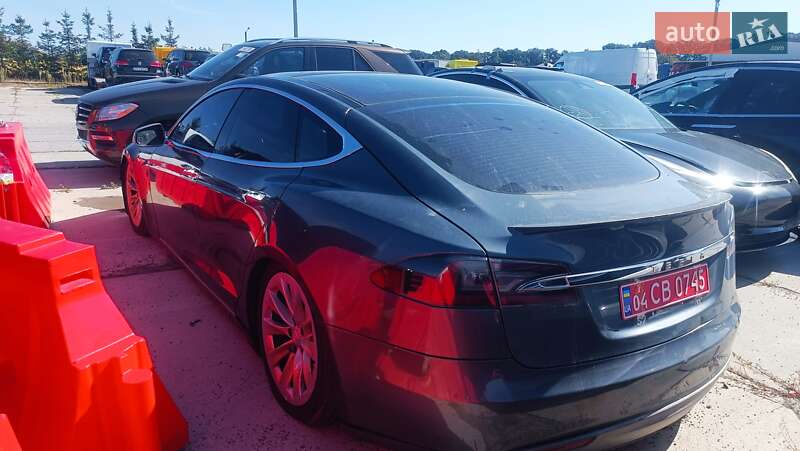 Ліфтбек Tesla Model S 2013 в Львові