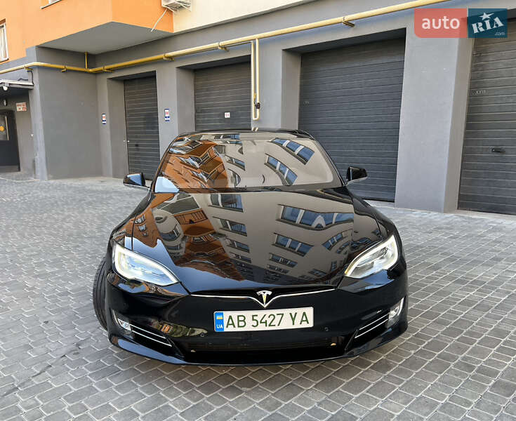 Лифтбек Tesla Model S 2018 в Виннице