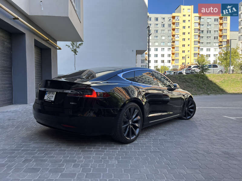 Лифтбек Tesla Model S 2018 в Виннице
