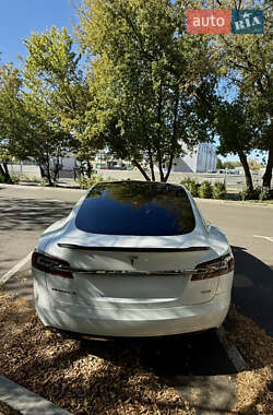 Ліфтбек Tesla Model S 2017 в 