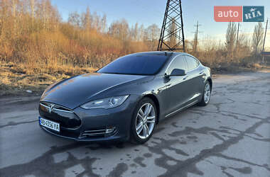 Лифтбек Tesla Model S 2014 в 