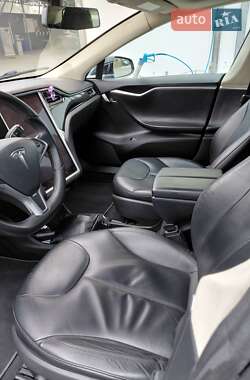 Ліфтбек Tesla Model S 2014 в 