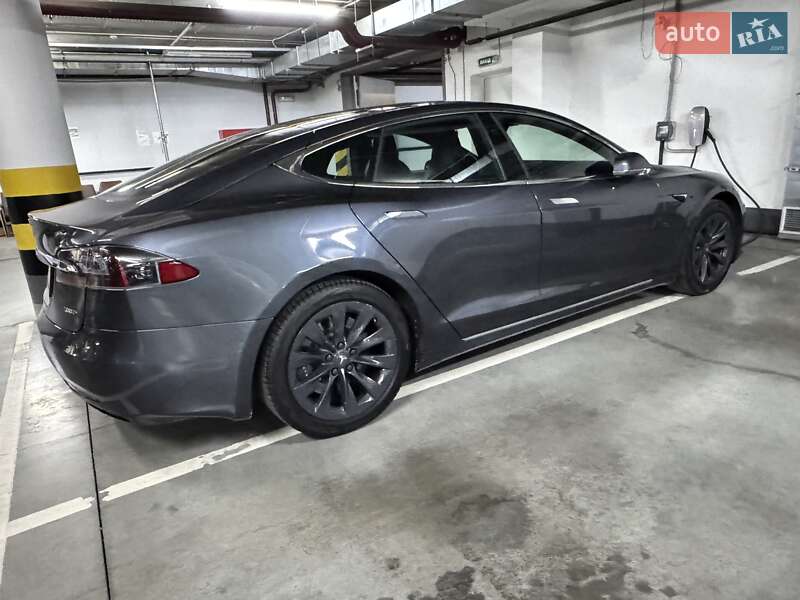 Ліфтбек Tesla Model S 2018 в Києві