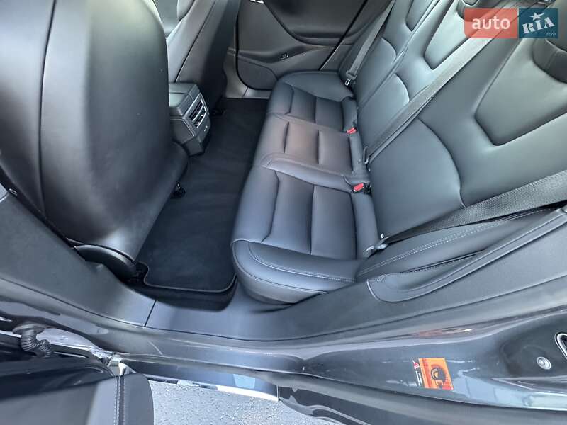 Ліфтбек Tesla Model S 2018 в Києві