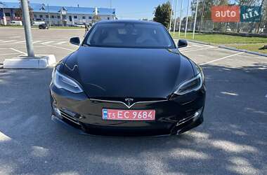 Лифтбек Tesla Model S 2017 в 