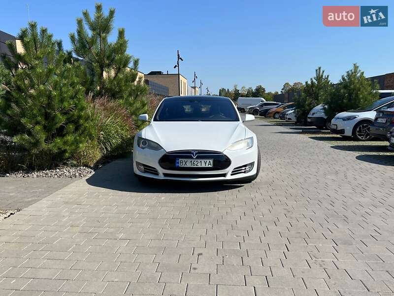 Лифтбек Tesla Model S 2016 в Хмельницком фото 4 Лифтбек Tesla Model S 2016 в Хмельницком